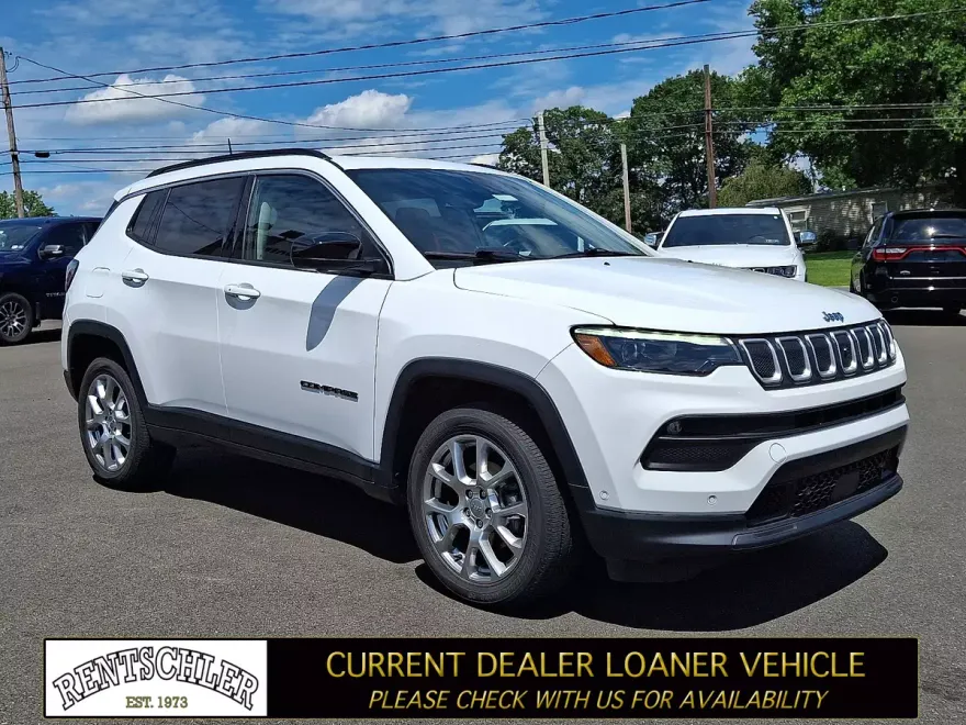 2022 Jeep Compass Latitude Lux photo 1
