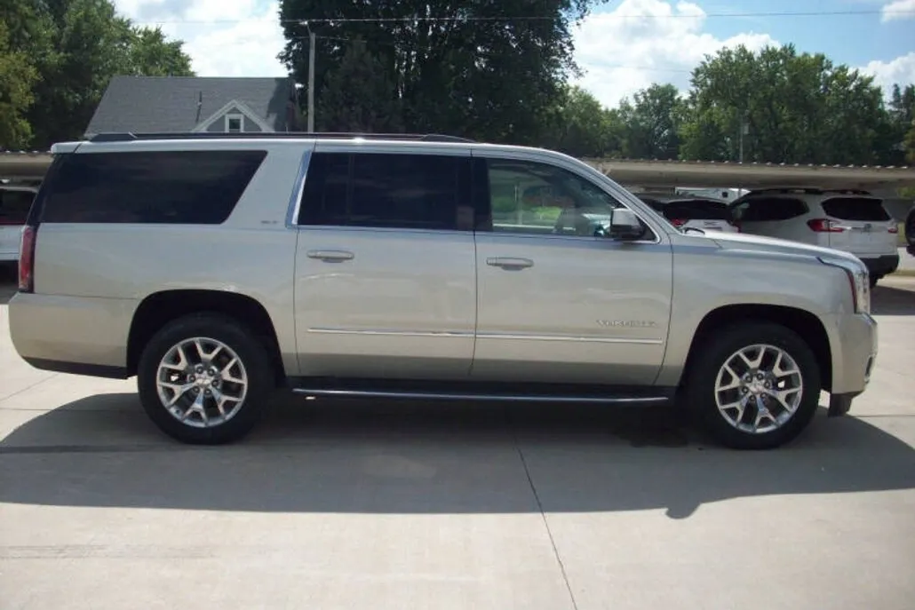 2016 Gmc Yukon XL SLT photo 1