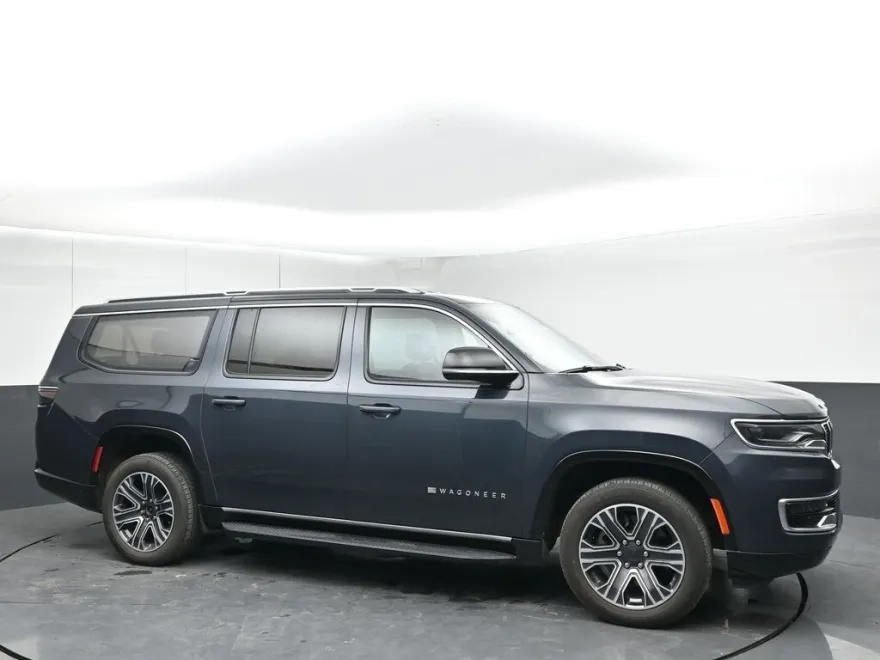 2024 Jeep Wagoneer L Series II photo 1