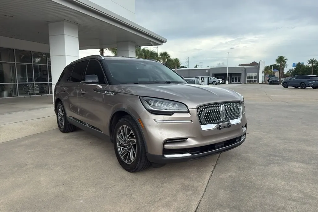 2021 Lincoln Aviator Standard photo 1