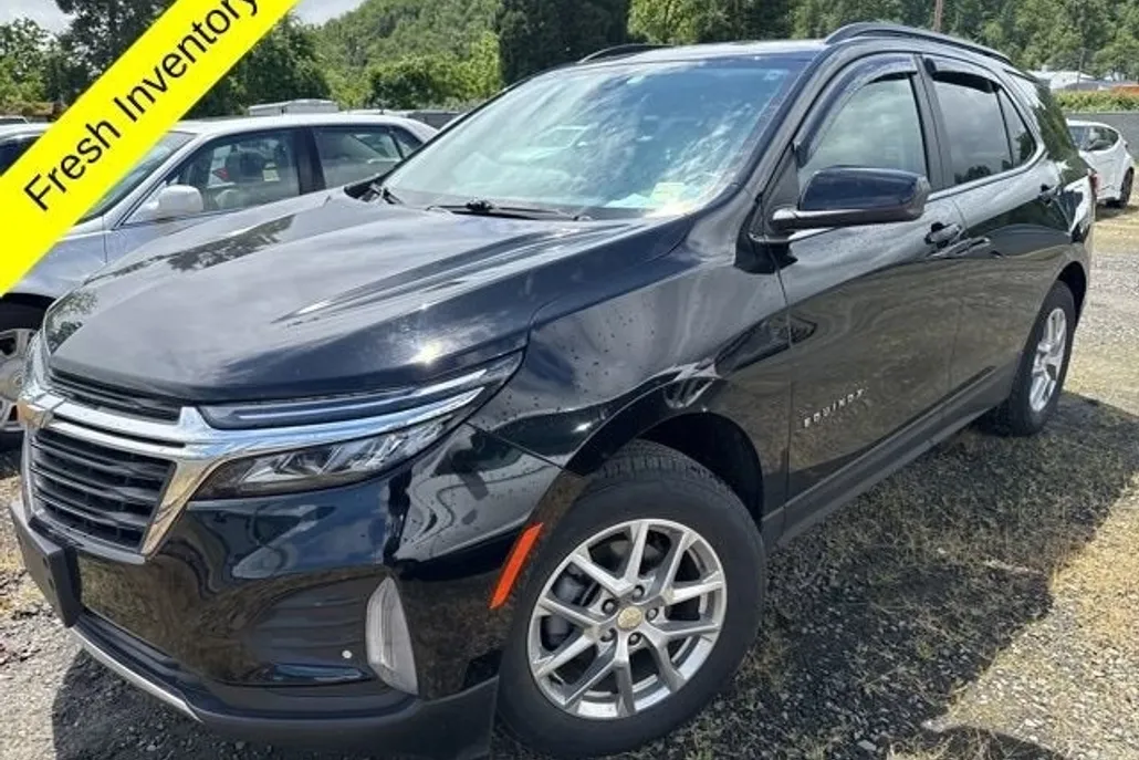2022 Chevrolet Equinox LT photo 1