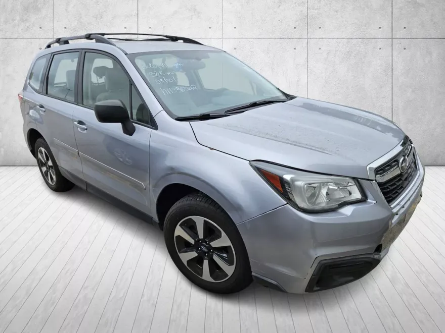 2017 Subaru Forester 2.5i photo 1