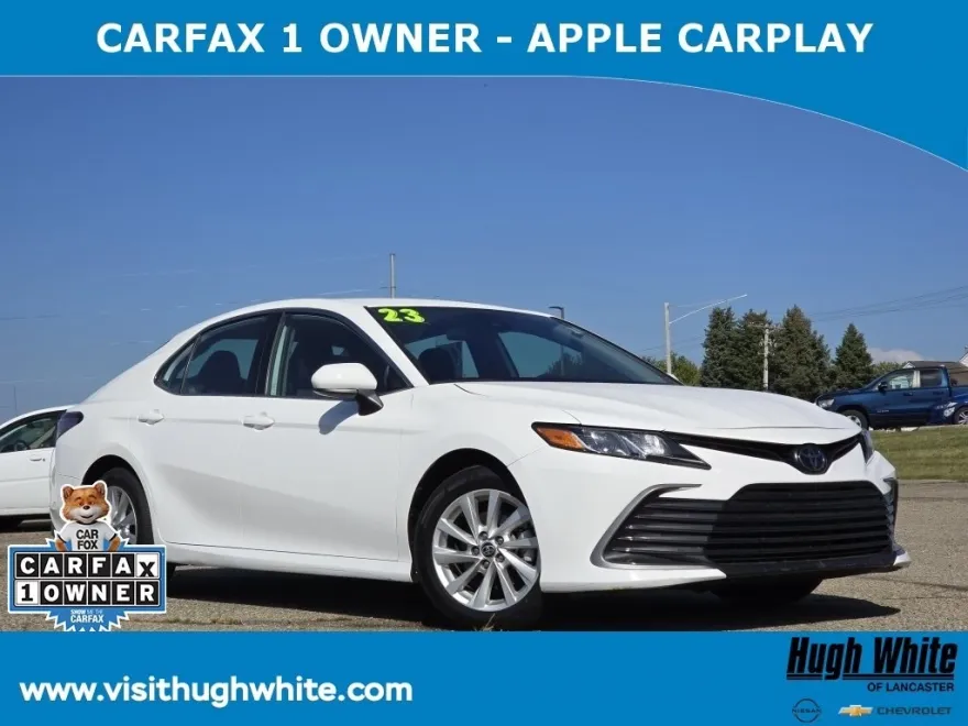 2023 Toyota Camry LE photo 1