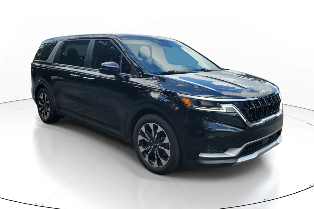 2024 Kia Carnival EX photo 1