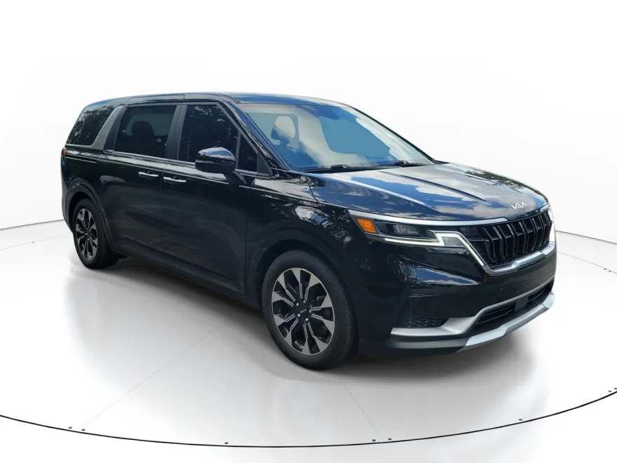 2024 Kia Carnival EX photo 1