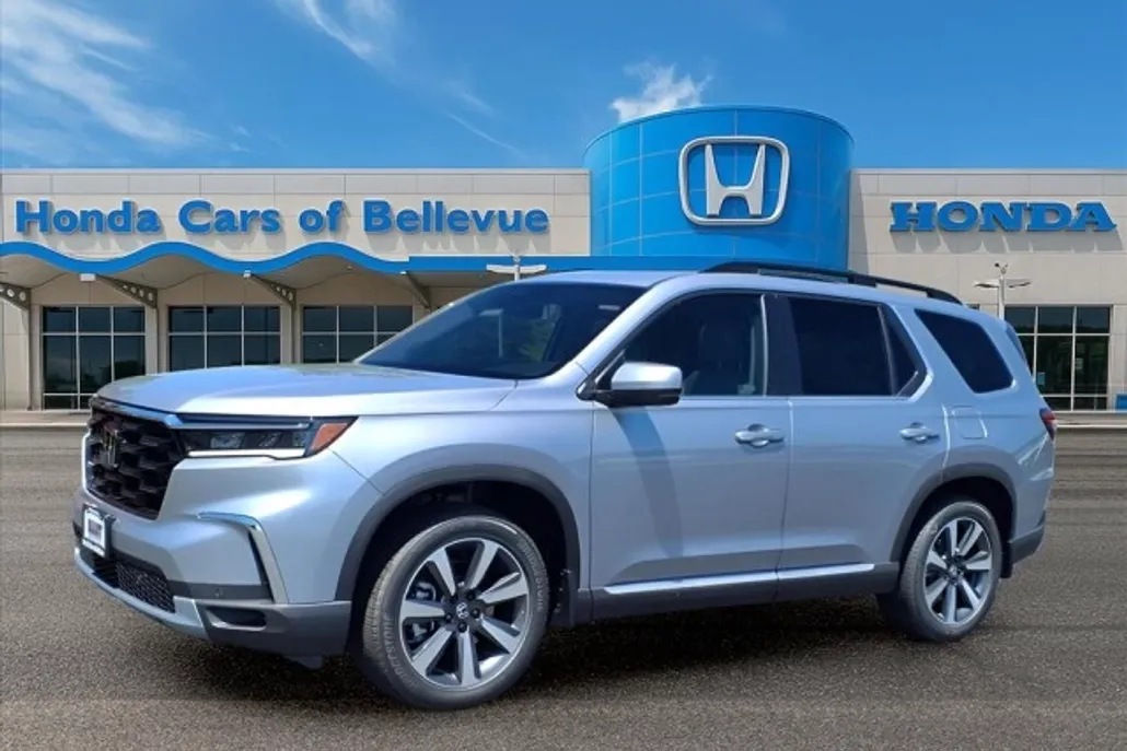 2025 Honda Pilot Touring photo 1