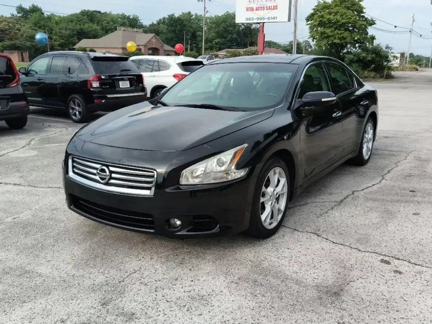 2013 Nissan Maxima SV photo 1