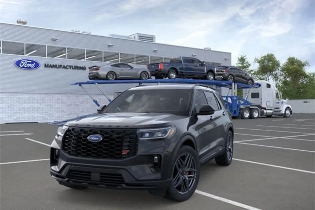 2025 Ford Explorer ST photo 1