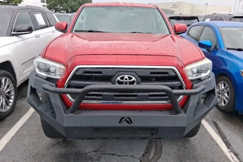 2016 Toyota Tacoma SR5 photo 1