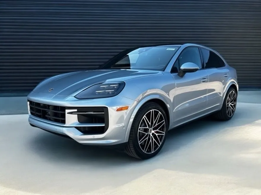 2025 Porsche Cayenne S photo 1