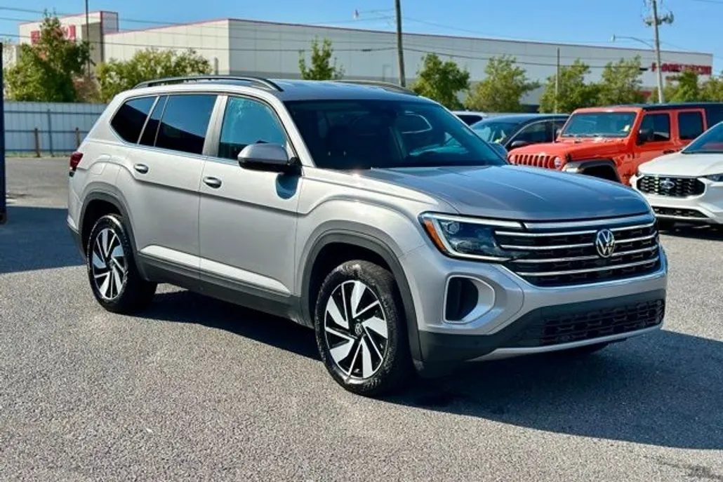 2024 Volkswagen Atlas SE Technology photo 1