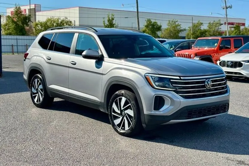 2024 Volkswagen Atlas SE Technology photo 1