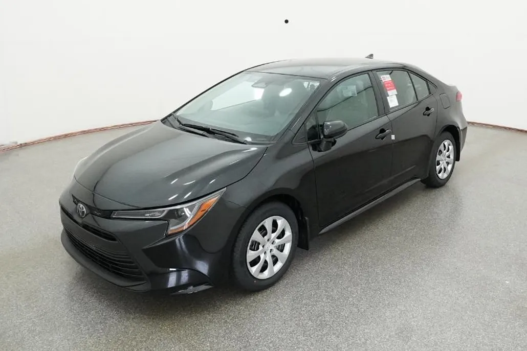 2026 Toyota Corolla LE photo 1