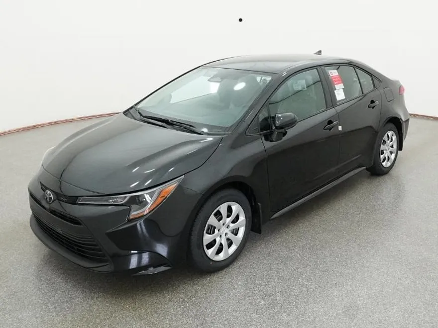 2026 Toyota Corolla LE photo 1