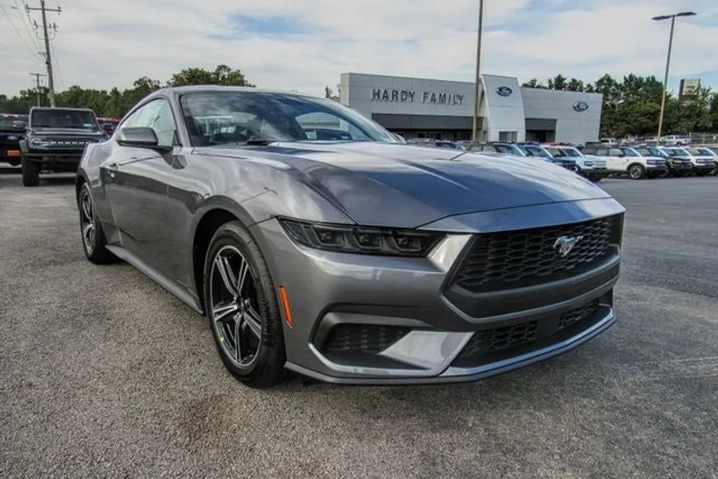 2025 Ford Mustang EcoBoost photo 1