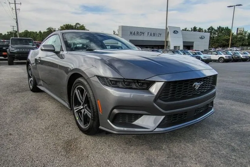 2025 Ford Mustang EcoBoost photo 1