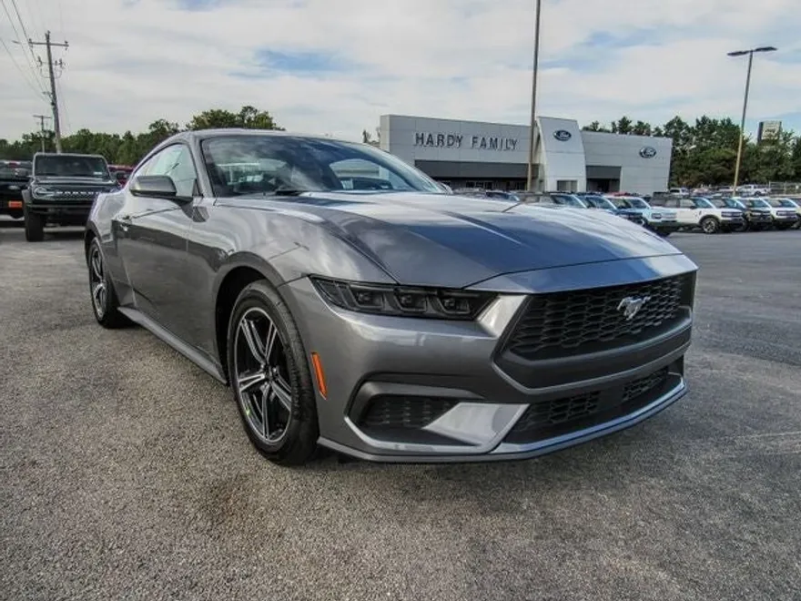 2025 Ford Mustang EcoBoost photo 1