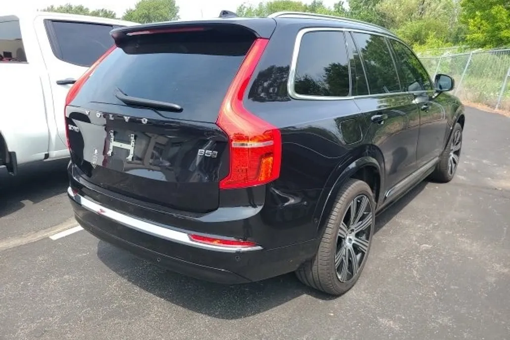 2024 Volvo XC90 B5 Plus photo 1