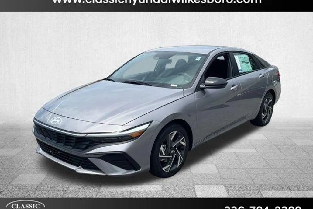2025 Hyundai Elantra SEL Sport photo 1