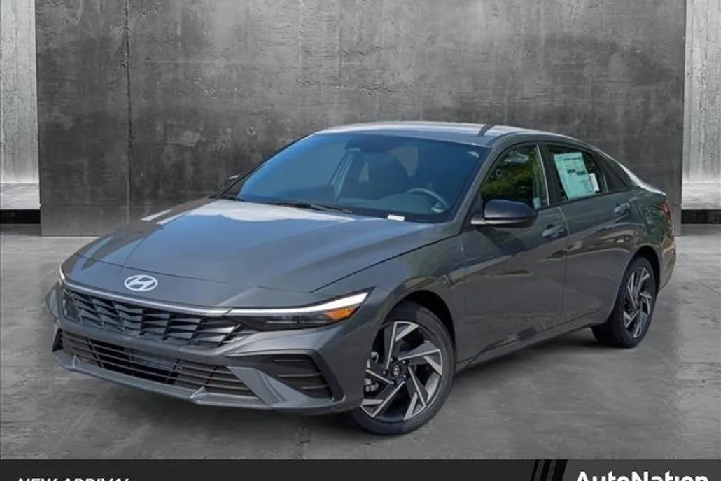 2025 Hyundai Elantra SEL Sport photo 1