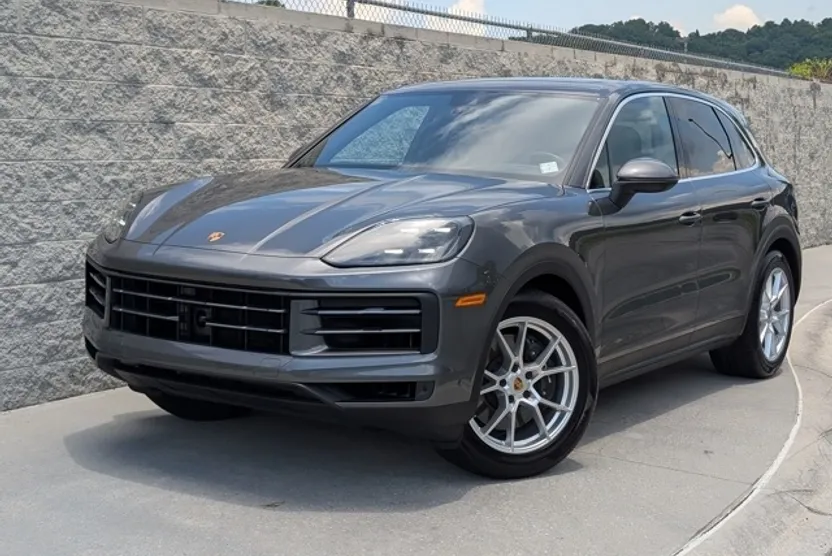 2024 Porsche Cayenne photo 1