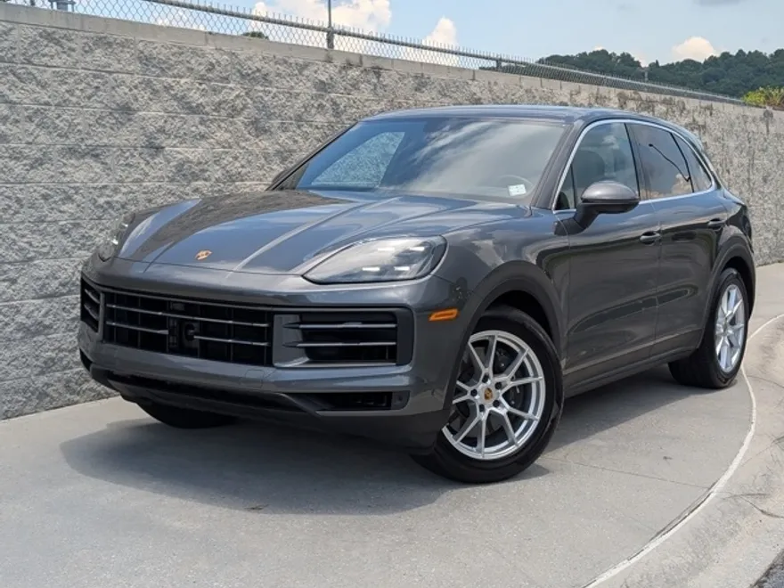 2024 Porsche Cayenne photo 1