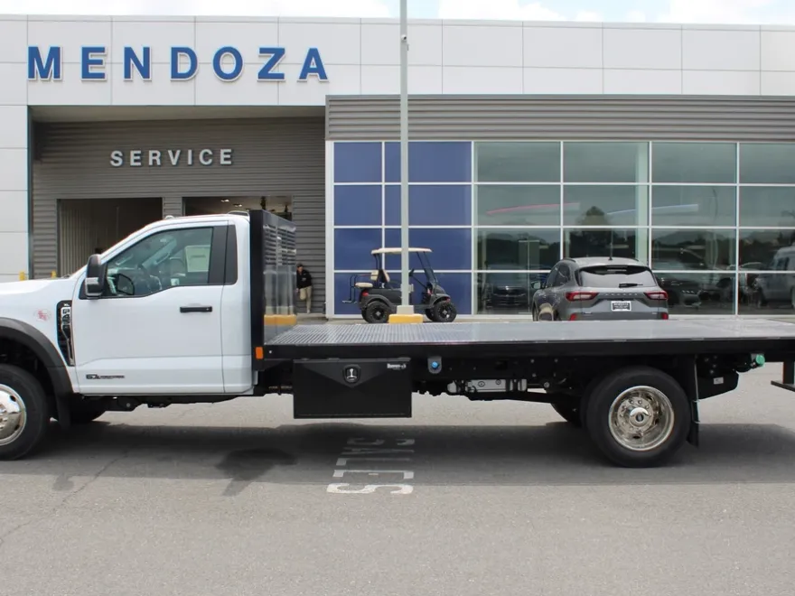 2025 Ford F-450 XL photo 1