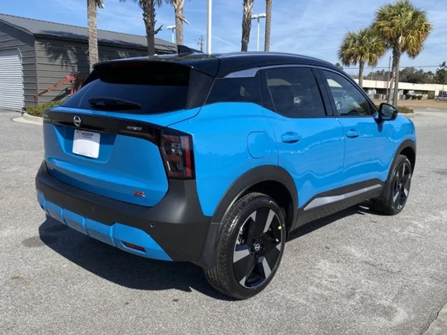 2025 Nissan Kicks SR photo 1