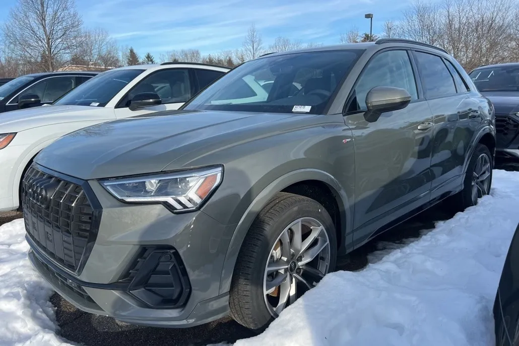 2025 Audi Q3 Premium photo 1