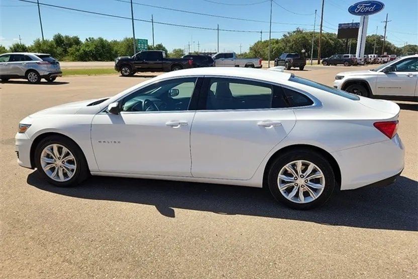 2024 Chevrolet Malibu 1LT photo 1