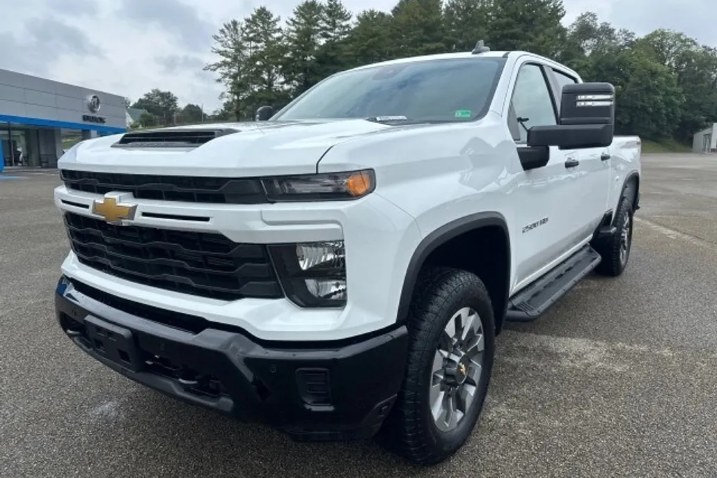2025 Chevrolet Silverado 2500HD Custom photo 1