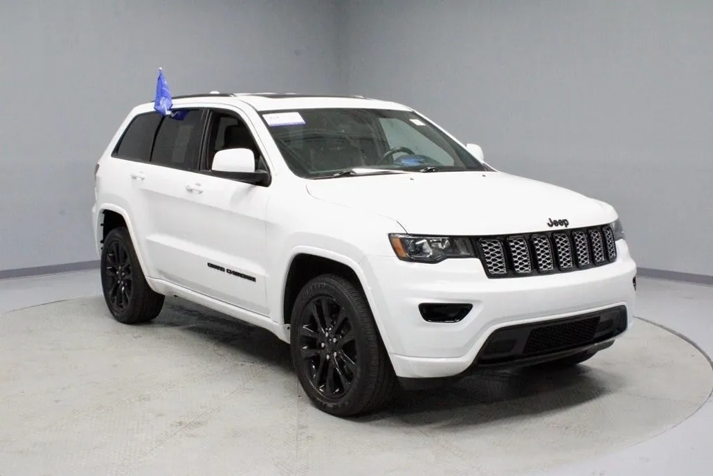2020 Jeep Grand Cherokee Altitude photo 1