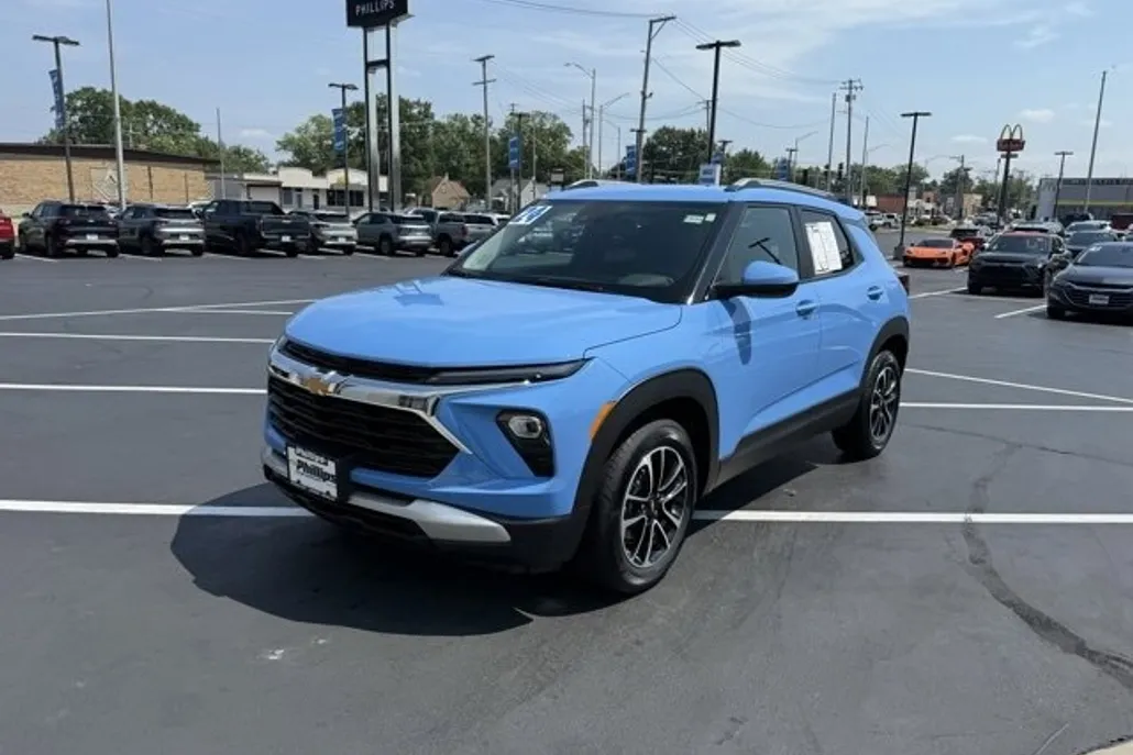 2024 Chevrolet Trailblazer LT photo 1