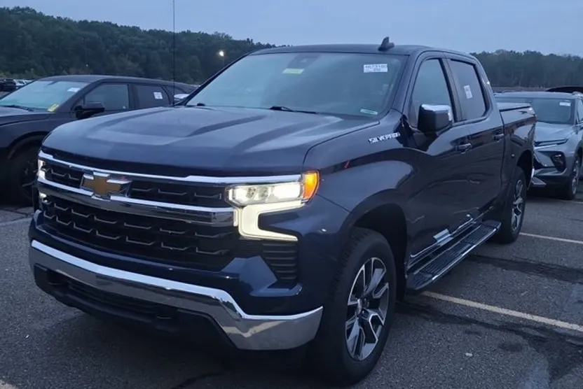 2022 Chevrolet Silverado 1500 LT photo 1