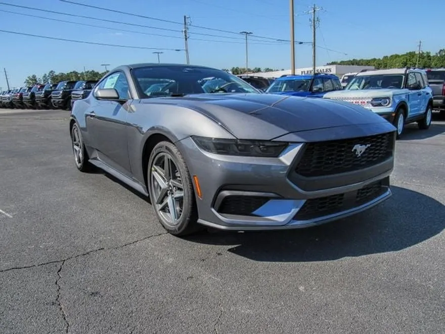 2025 Ford Mustang EcoBoost photo 1