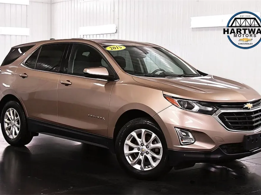 2019 Chevrolet Equinox LT photo 1