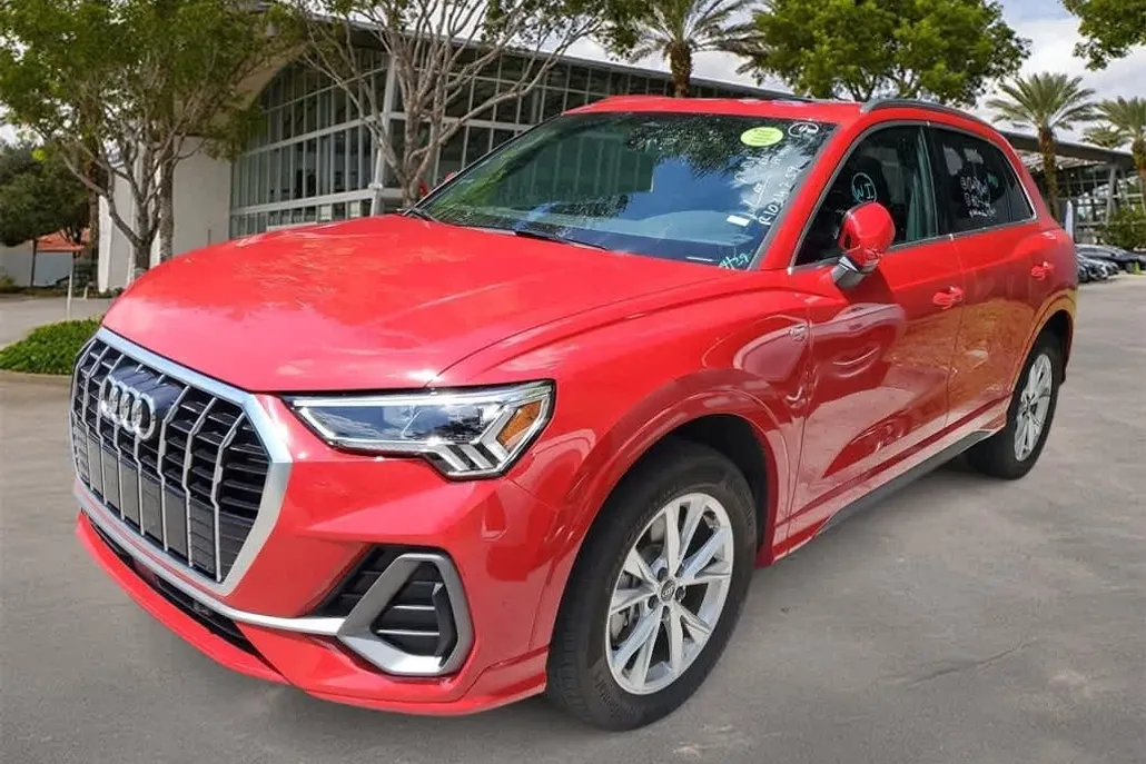 2024 Audi Q3 S line Premium photo 1