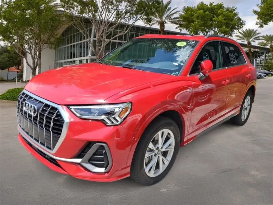 2024 Audi Q3 S line Premium photo 1