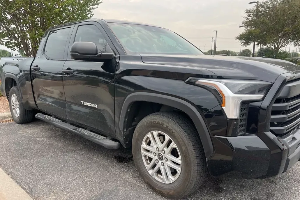 2023 Toyota Tundra SR5 photo 1