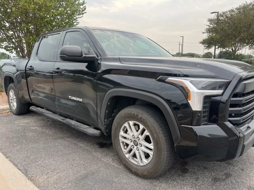 2023 Toyota Tundra SR5 photo 1