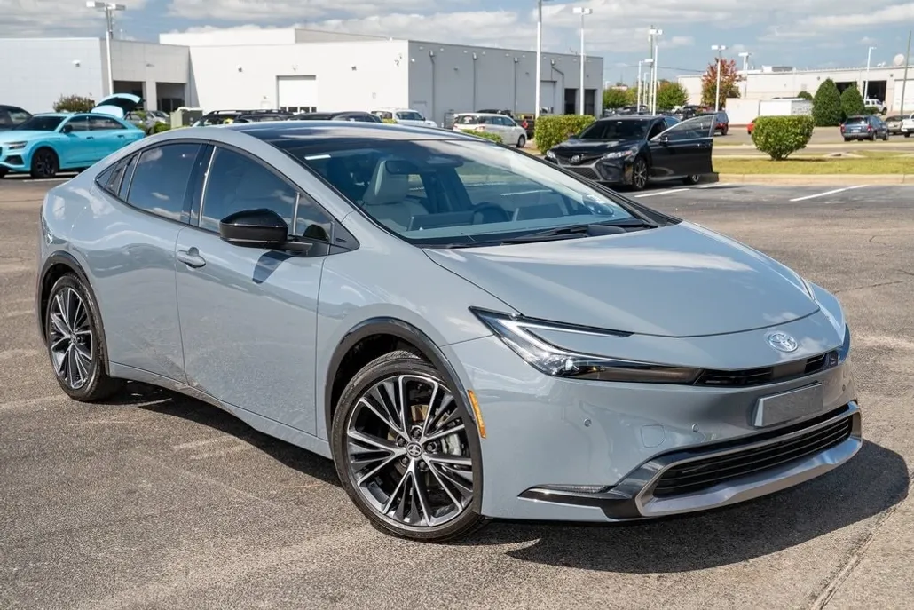 2024 Toyota Prius Limited photo 1