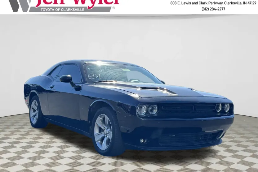 2021 Dodge Challenger SXT photo 1