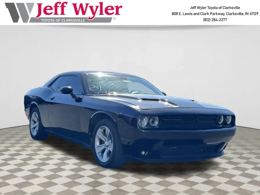 2021 Dodge Challenger SXT photo 1