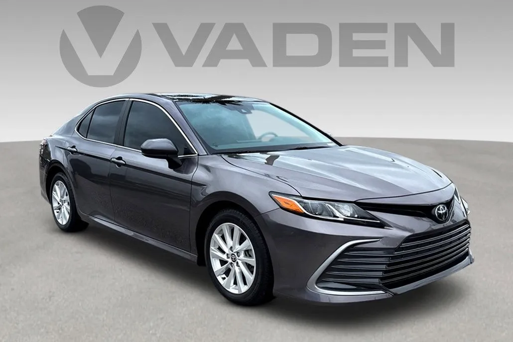 2024 Toyota Camry LE photo 1