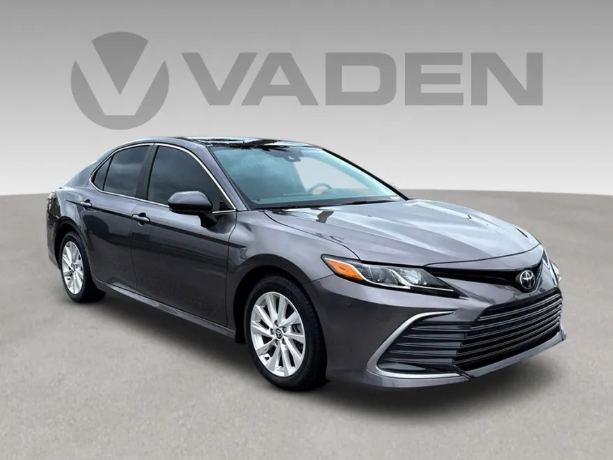 2024 Toyota Camry LE photo 1