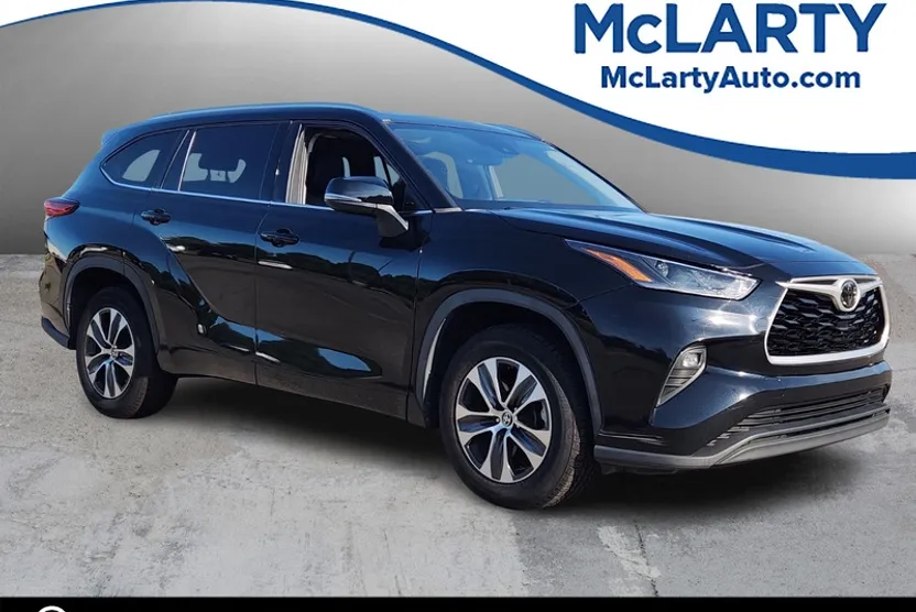 2021 Toyota Highlander XLE photo 1