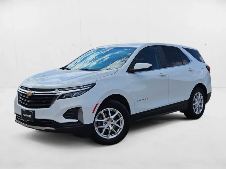 2023 Chevrolet Equinox LT photo 1