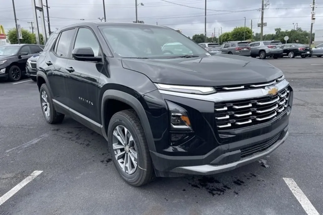 2026 Chevrolet Equinox LT photo 1