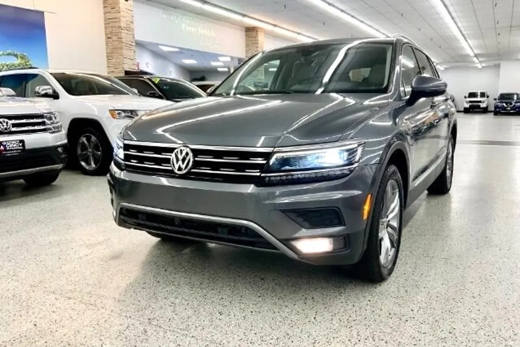 2019 Volkswagen Tiguan SEL Premium photo 1