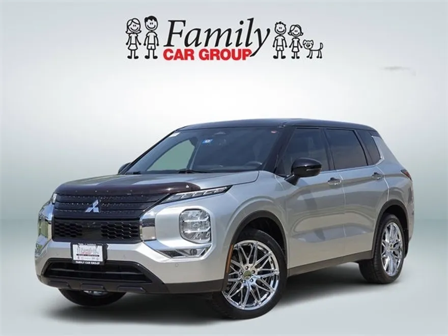 2023 Mitsubishi Outlander SEL Black Edition photo 1